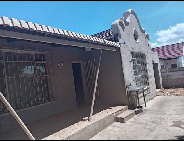 12 BEDROOM HOUSE FOR SALE IN GEDULD